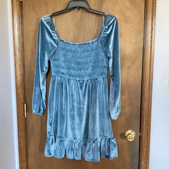 Relisted LC Lauren Conrad smocked flounce hem velvet dress duller blue size M - Picture 12 of 16